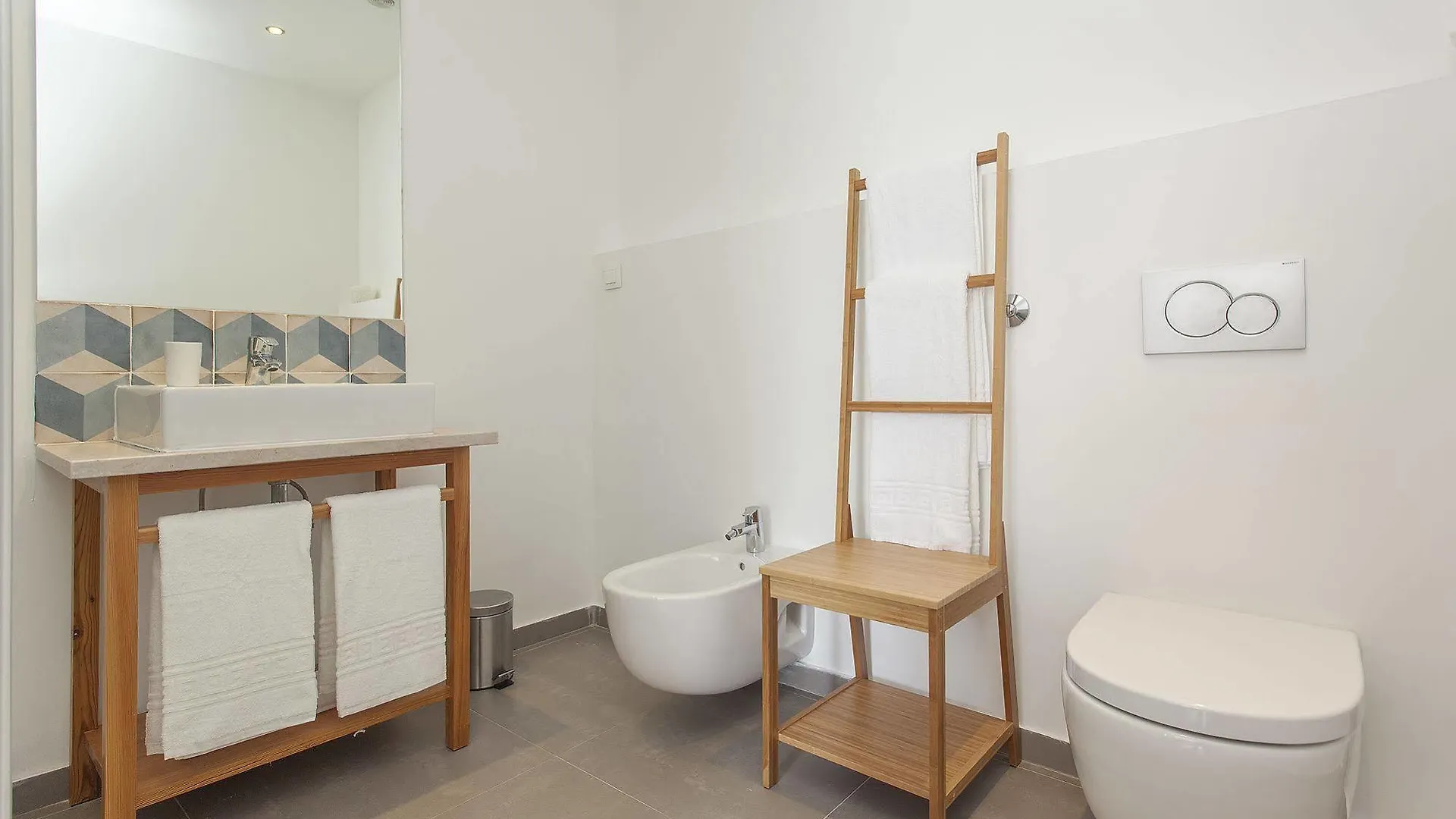 Lisbon Old Town Guest House